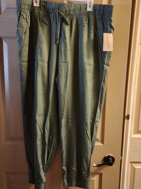 UNIVERSAL THREAD OLIVE HIGH RISE CARGO PANTS, SIZE XL